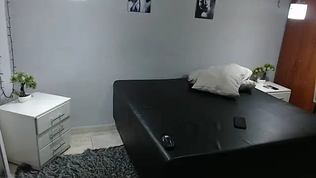 Snapshot of Kimandyuk chatting on December 13, 7:32 pm Kimandyuk online show from December 13, 7:32 pm