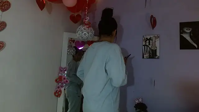 Snapshot of Kimandyuk chatting on February 15, 8:33 pm Kimandyuk online show from February 15, 8:33 pm