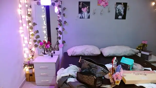 Snapshot of Kimandyuk chatting on March 21, 8:08 pm Kimandyuk online show from March 21, 8:08 pm