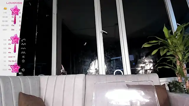 Snapshot of Megan_Lim chatting on January 18, 10:28 am Megan Lim online show from January 18, 10:28 am