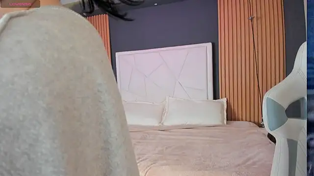 Lucy Smith2 online show from September 24, 8:45 pm