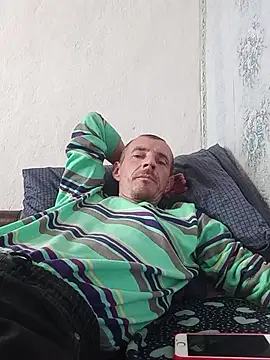 Snapshot of MachoXRallph chatting on October 30, 7:21 am MachoXRallph online show from October 30, 7:21 am