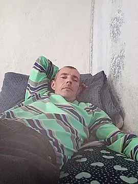 Snapshot of MachoXRallph chatting on November 3, 8:15 am MachoXRallph online show from November 3, 8:15 am