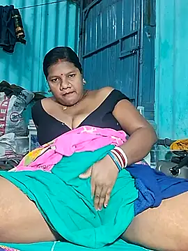 Snapshot of pujavinod chatting on February 8, 5:39 pm pujavinod online show from February 8, 5:39 pm