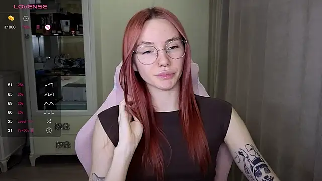 littlevildevil online show from October 18, 11:00 am