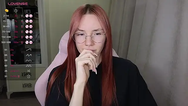 littlevildevil online show from November 1, 10:28 am