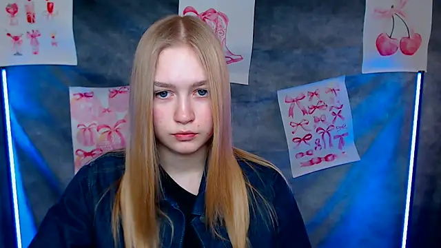 MademoiselleCl online show from February 20, 1:33 pm