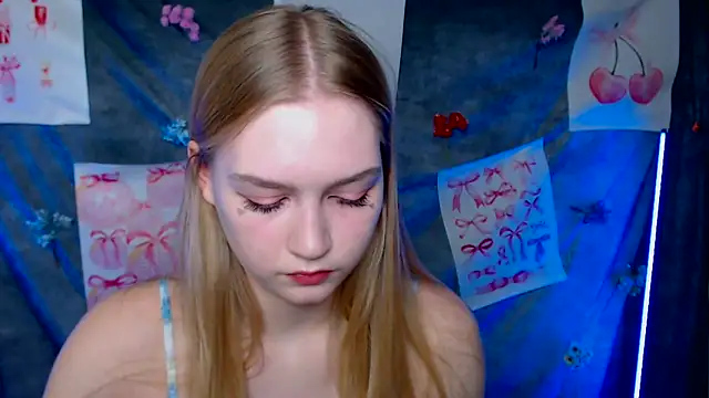 MademoiselleCl online show from March 7, 8:06 pm