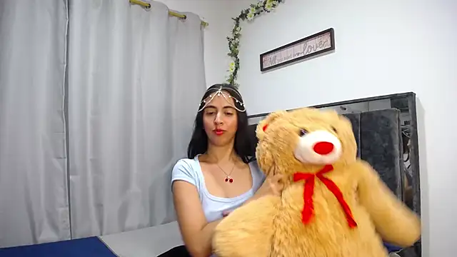 anna alvarez online show from May 14, 1:23 am