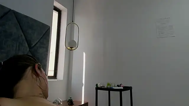 Lizz Luna online show from January 20, 7:25 pm