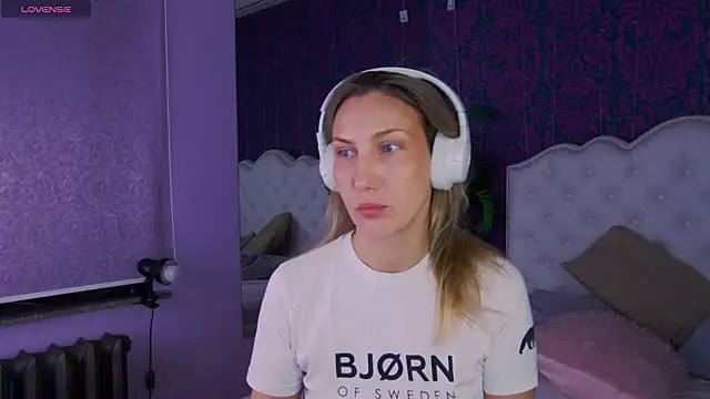 Snapshot of ElizaMayers chatting on February 1, 1:09 pm ElizaMayers online show from February 1, 1:09 pm