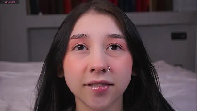 Snapshot of AislyEmbury chatting on February 12, 3:23 am AislyEmbury online show from February 12, 3:23 am