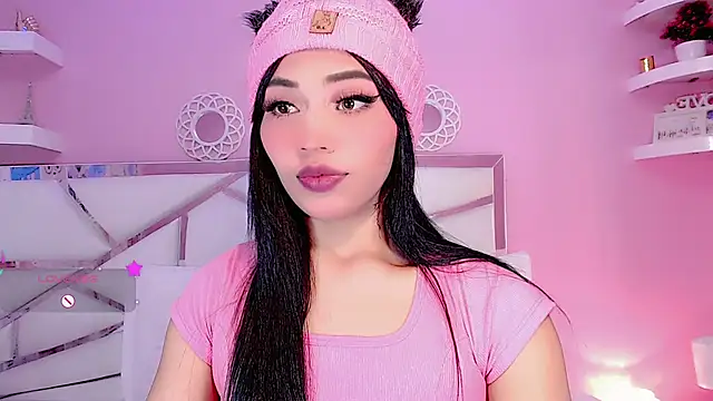 Snapshot of Valery_Sophiia chatting on December 21, 5:47 am Valery Sophiia online show from December 21, 5:47 am