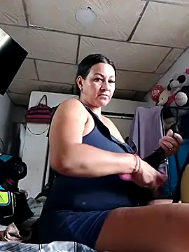 Snapshot of lupita_2023 chatting on November 1, 7:49 pm lupita 2023 online show from November 1, 7:49 pm