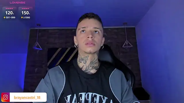 Snapshot of Ian_Castillo_ chatting on April 13, 11:27 am Ian Castillo online show from April 13, 11:27 am