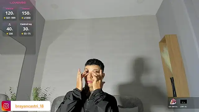 Snapshot of Ian_Castillo_ chatting on May 13, 11:07 am Ian Castillo online show from May 13, 11:07 am