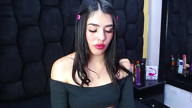 Snapshot of Mia_Charlothe chatting on February 1, 7:05 am Mia Charlothe online show from February 1, 7:05 am