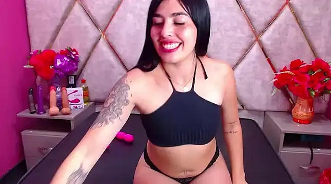Snapshot of Mia_Charlothe chatting on February 19, 2:55 am Mia Charlothe online show from February 19, 2:55 am