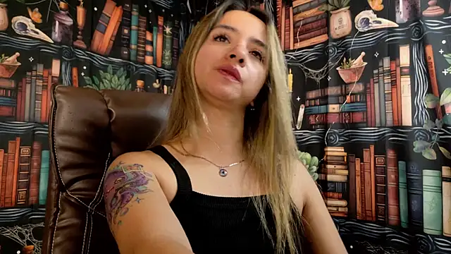 Snapshot of julietta___jackson chatting on January 30, 11:24 pm julietta jackson online show from January 30, 11:24 pm