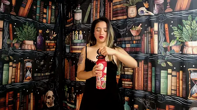 Snapshot of julietta___jackson chatting on October 2, 9:00 pm julietta jackson online show from October 2, 9:00 pm