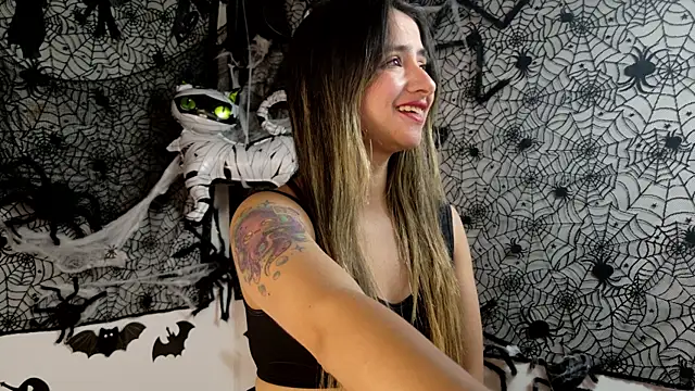 Snapshot of julietta___jackson chatting on October 9, 6:39 pm julietta jackson online show from October 9, 6:39 pm