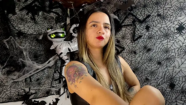 Snapshot of julietta___jackson chatting on October 21, 9:37 pm julietta jackson online show from October 21, 9:37 pm