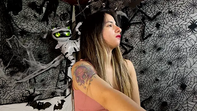 Snapshot of julietta___jackson chatting on October 23, 8:18 pm julietta jackson online show from October 23, 8:18 pm