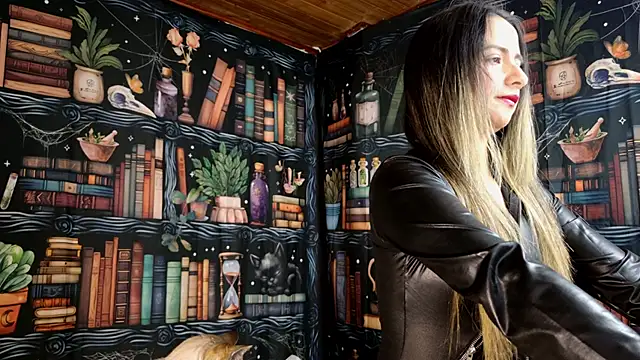 Snapshot of julietta___jackson chatting on November 20, 9:14 pm julietta jackson online show from November 20, 9:14 pm