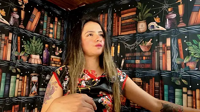 Snapshot of julietta___jackson chatting on February 6, 9:18 pm julietta jackson online show from February 6, 9:18 pm