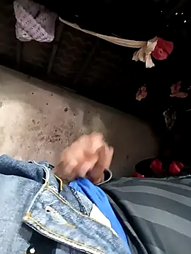 Snapshot of rayhot69 chatting on February 11, 5:29 pm rayhot69 online show from February 11, 5:29 pm