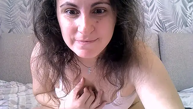 ShelaDiass online show from November 13, 5:50 am