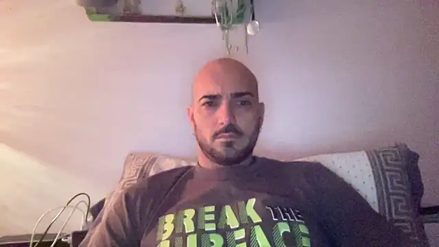 Snapshot of alessandromori91 chatting on December 21, 12:51 am alessandromori91 online show from December 21, 12:51 am