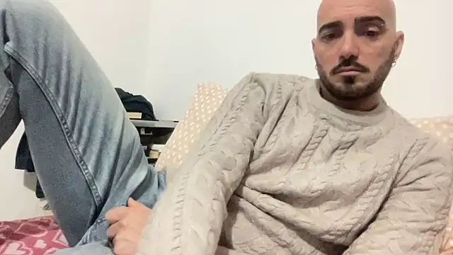 Snapshot of alessandromori91 chatting on January 13, 8:47 pm alessandromori91 online show from January 13, 8:47 pm