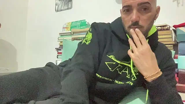 alessandromori91 online show from May 10, 6:46 pm