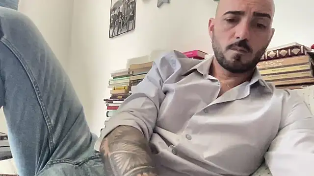 alessandromori91 online show from May 12, 12:46 pm