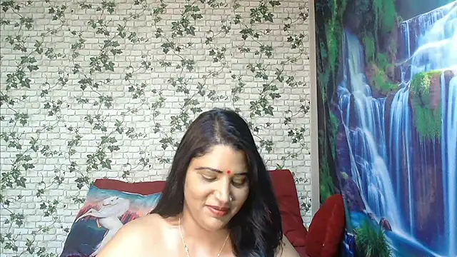 Snapshot of XIndianintimacy chatting on March 8, 1:39 am XIndianintimacy online show from March 8, 1:39 am