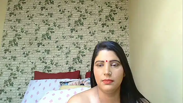 Snapshot of XIndianintimacy chatting on April 19, 5:56 pm XIndianintimacy online show from April 19, 5:56 pm