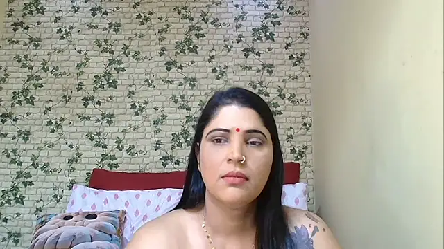 Snapshot of XIndianintimacy chatting on May 10, 6:35 pm XIndianintimacy online show from May 10, 6:35 pm