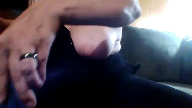 Snapshot of Big-Tits-McGee chatting on August 8, 4:36 am Big-Tits-McGee online show from August 8, 4:36 am
