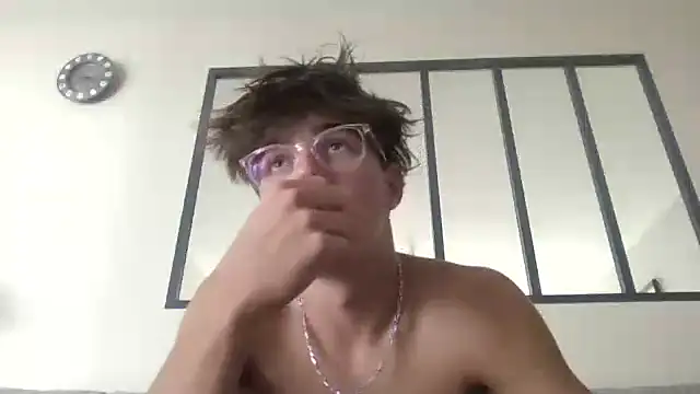 Snapshot of ylan_974 chatting on September 20, 3:35 pm ylan 974 online show from September 20, 3:35 pm