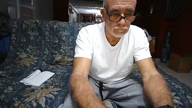 Snapshot of maduroguapo chatting on December 17, 5:15 pm maduroguapo online show from December 17, 5:15 pm