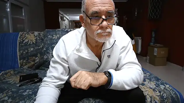 Snapshot of maduroguapo chatting on January 14, 9:41 pm maduroguapo online show from January 14, 9:41 pm
