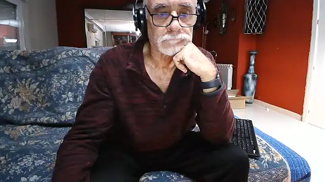 Snapshot of maduroguapo chatting on January 21, 10:19 pm maduroguapo online show from January 21, 10:19 pm