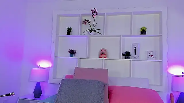 Jenifer Diaz online show from May 14, 1:51 pm