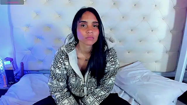 sophie pariss online show from January 21, 6:43 am