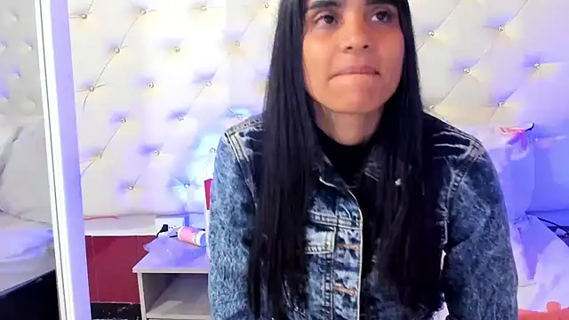 sophie pariss online show from March 7, 7:08 am