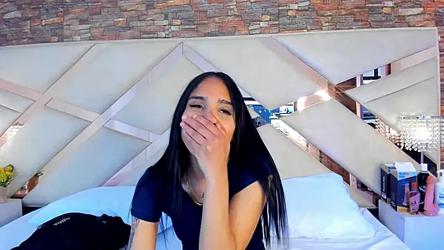 sophie pariss online show from September 28, 3:01 am