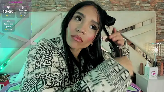 sophie pariss online show from November 12, 4:02 am