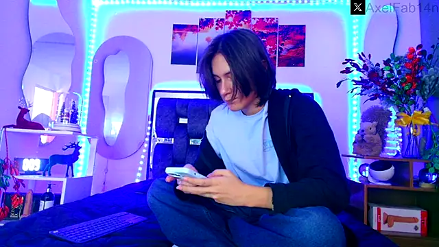 Alex and Fabian online show from December 4, 6:17 pm