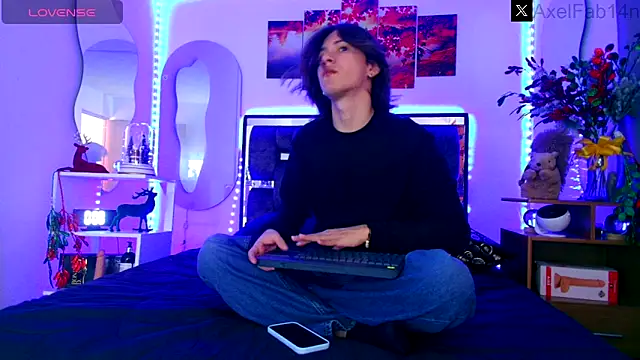 Alex and Fabian online show from December 7, 6:26 pm